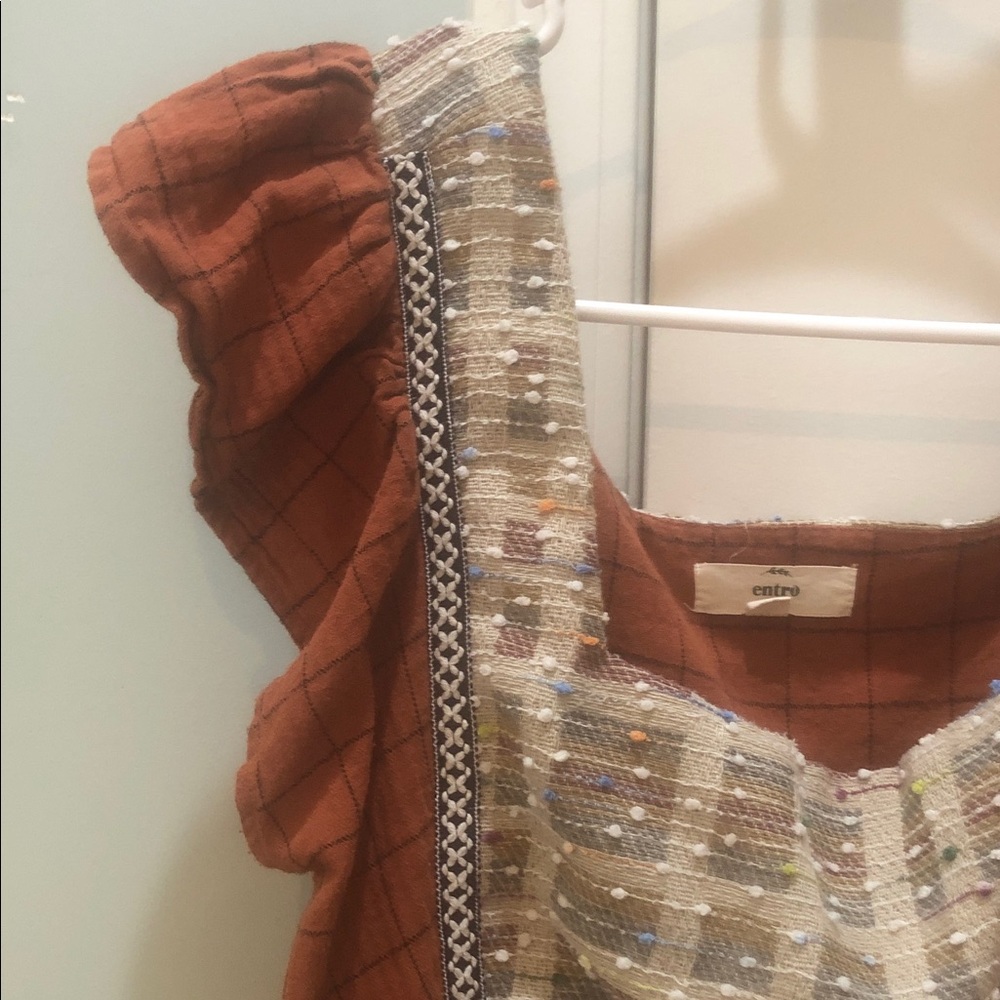 Entro Terracotta Blouse with Geometric Accents - Picture 7 of 9